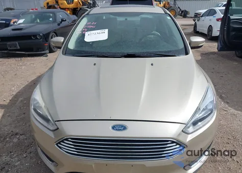 2017 Ford Focus Titanium z USA, uszkodzony, nr VIN 1FADP3J25HL267682